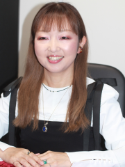 輝羅々先生