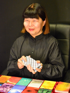 彩莉先生
