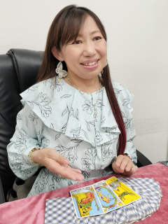 吏華先生