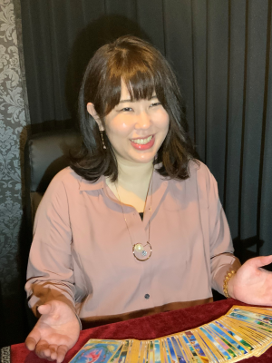 高園 ゆな先生 占いの館 千里眼